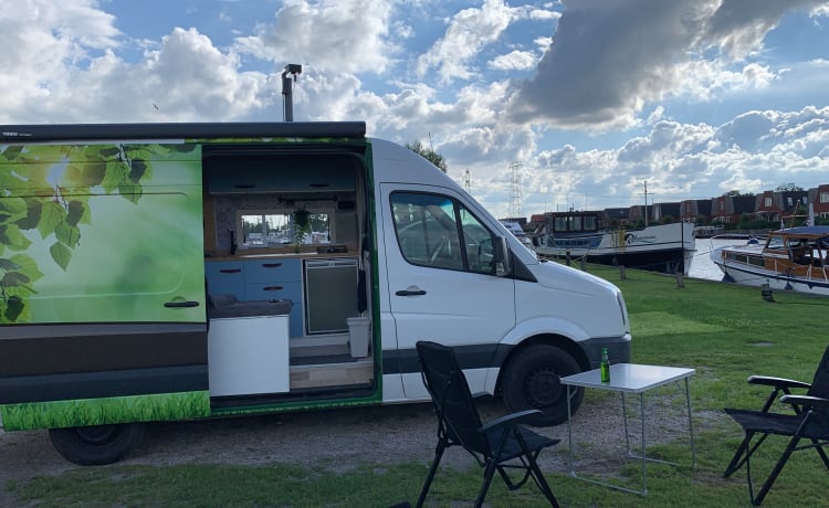 De Wil de B(r)as – Geweldige camperbus voor al jouw surftrips (reizen) en weekendjes weg