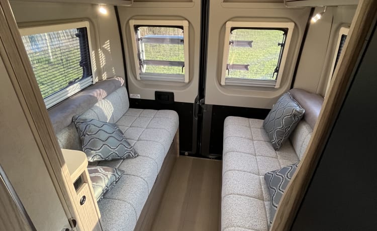 Ziggy – ZIGGY- Gloednieuwe automatische Elddis GTV80 camper voor zelfverhuur