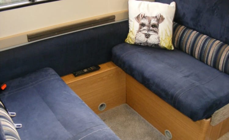 Charlie – 6 berth Chausson Flash 25 