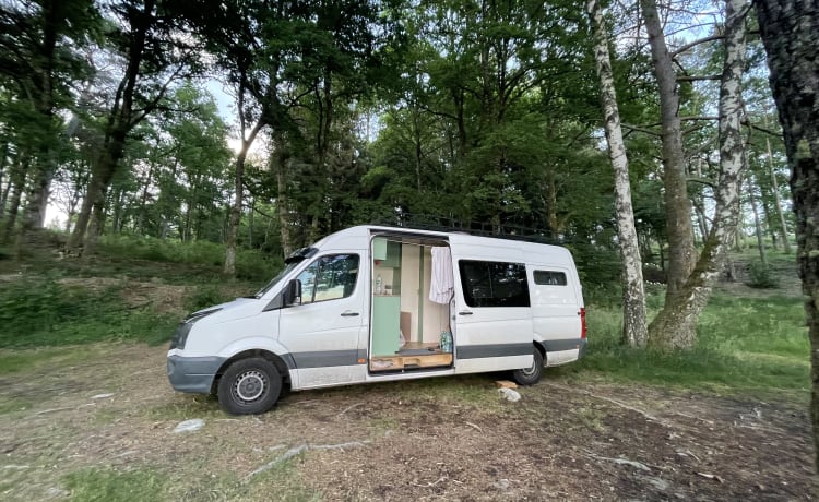 Marc Amper  – Crafter VW 2 lits. Belle conversion parfaite pour un couple