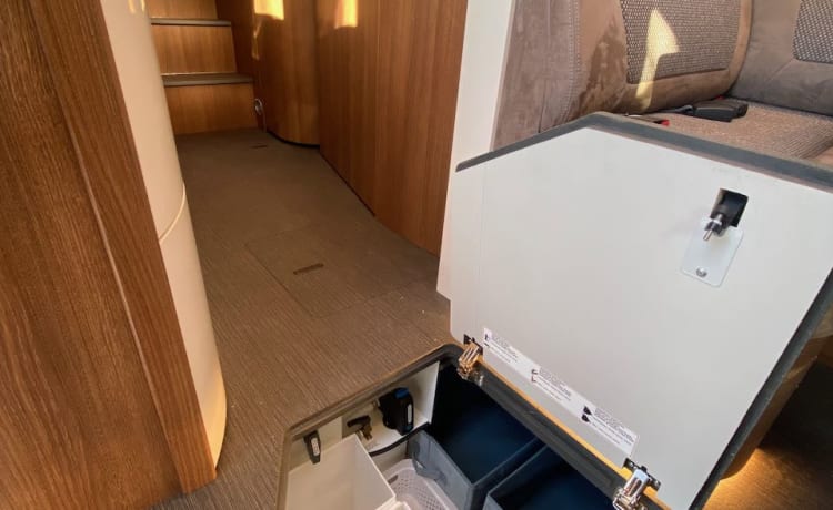 Luxueuze en comfortabele nieuwe Carthago camper