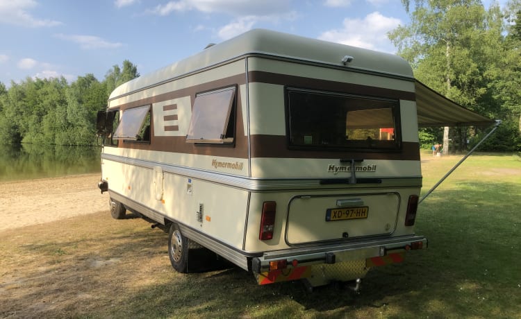 Oldtimer Hymer von 1986 für 4 Personen