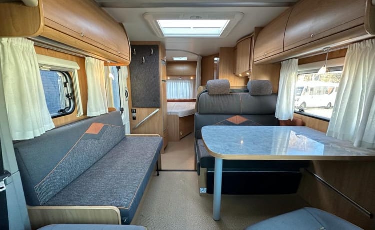 Bürstner Delfin 690, 2 person semi-integrated from 2005