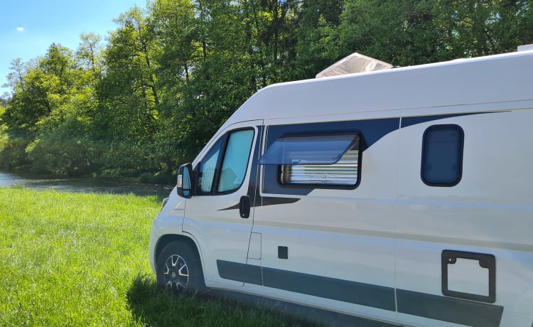 Studio Pampas Mobiel – Knaus Fiat Boxstar met veel gadgets! (oplaasbare kajak, projector...)