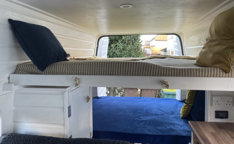 Savannah  – Ford camper met 4 slaapplaatsen uit 2006