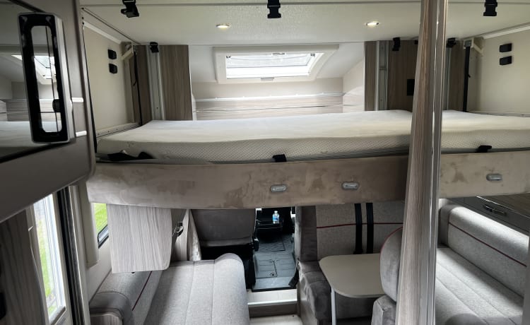 GO-VORNY – 6 berth Peugeot semi-integrated from 2021 free WI-FI 