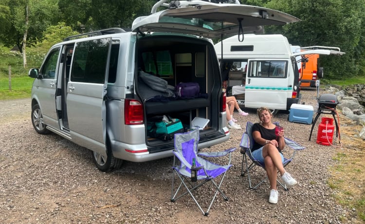 Juo Lipa – 2 berth Volkswagen campervan from 2018