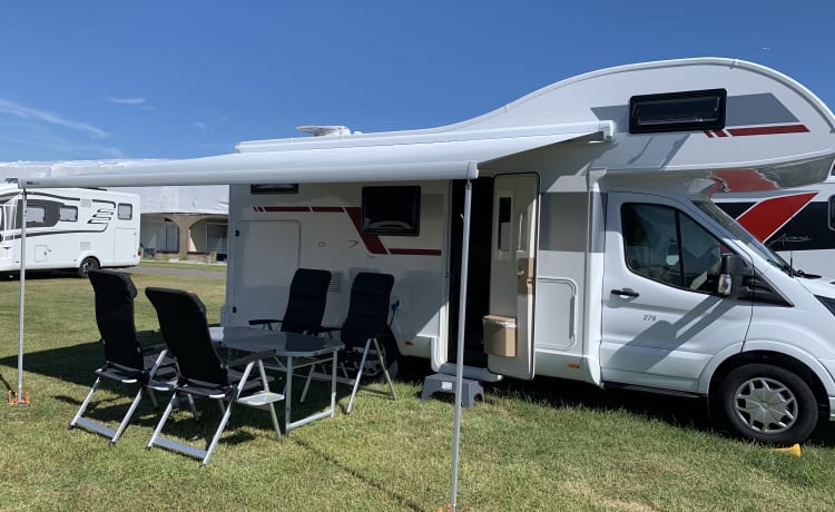 Julia – Gloednieuwe luxe camper, automaat, 6 zit-en 6 slaappl. zonder ombouw