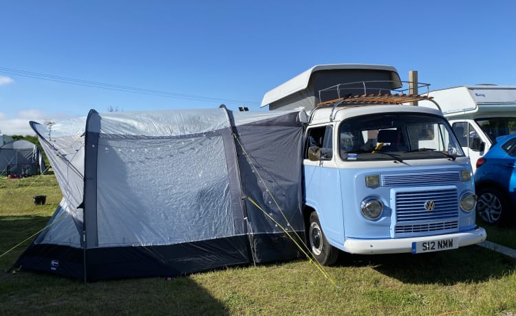 Bellathecamper – Bella - Classic Bay Window VW CamperVan in Showroom condition