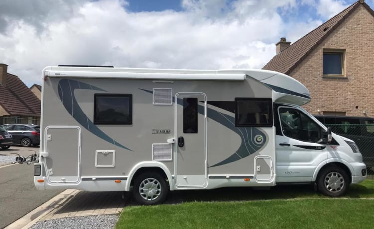 Brand new, perfectly maintained comfortable family camper