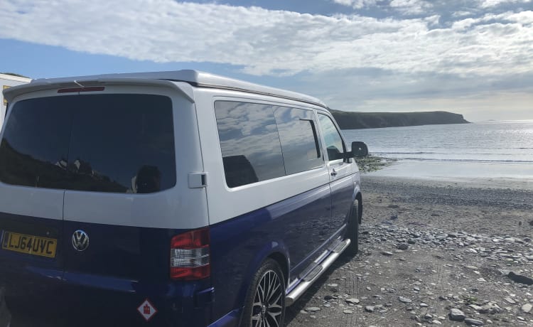 Colin – 4 berth Volkswagen campervan from 2014