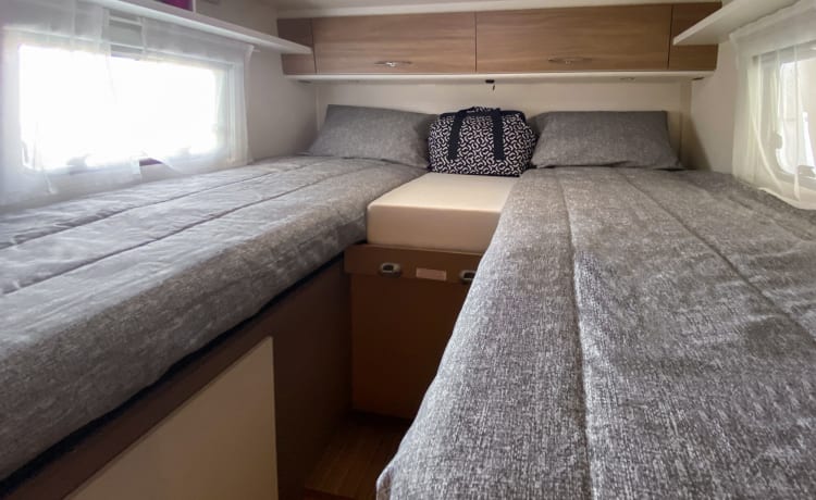 ITA CAMPER – Nieuwe 5-zits semi-integraal camper