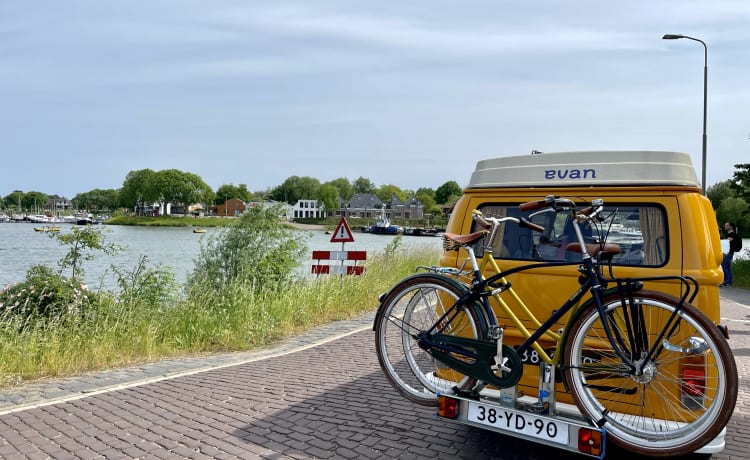 Ga op duurzame roadtrip met Calandria! ⚡️🚐 – 100% Electric! ⚡️ VW T2 "Calandria"