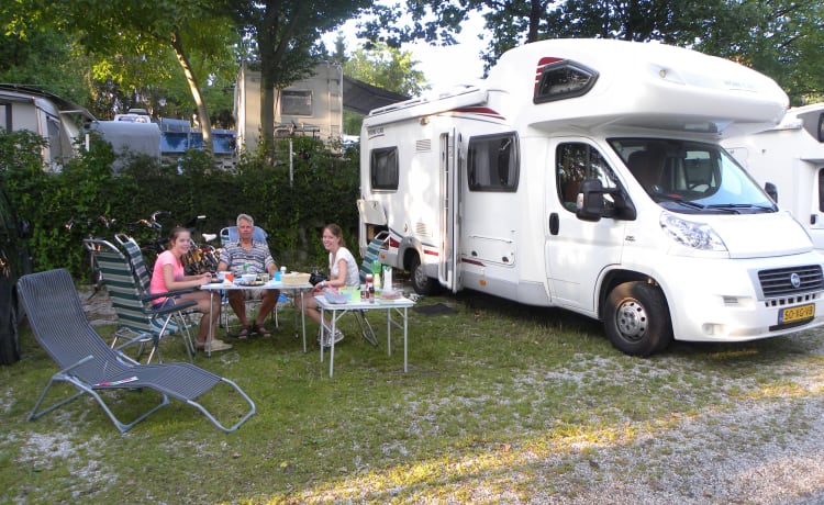 Camping-car spacieux et complet pour un prix décent