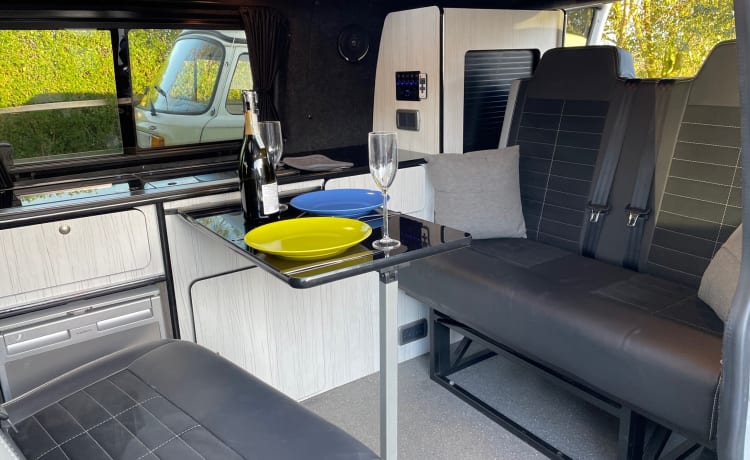 Maud – 4 berth Volkswagen campervan from 2012