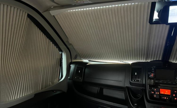 4 berth Peugeot semi-integrated from 2016