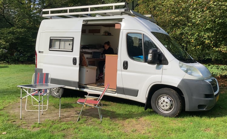 Marty – Unieke Citroën Jumper zelfbouw campervan uit 2009 (2 personen)