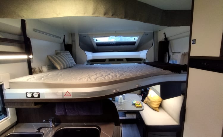 Vrijheid – Luxe Benimar Cocoon 496 Automaat camper 4 persoons