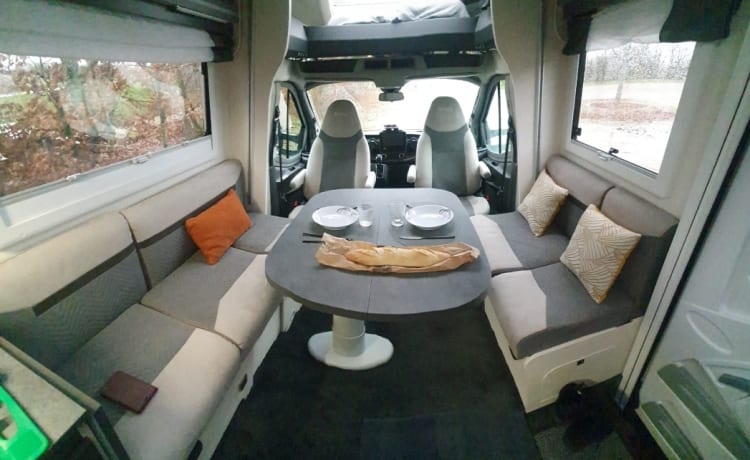 Beautiful fully equipped Chausson mobile home for 2p