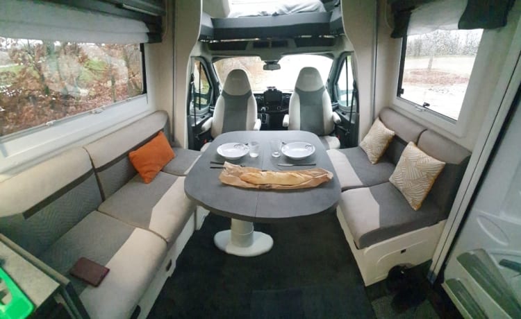 Beau mobil-home Chausson tout équipé pour 2p