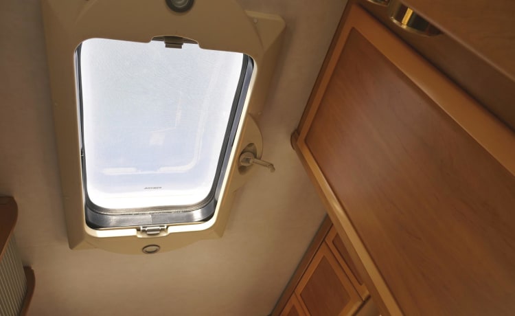 Hymer integraal B534 uit 2000 4 persoons