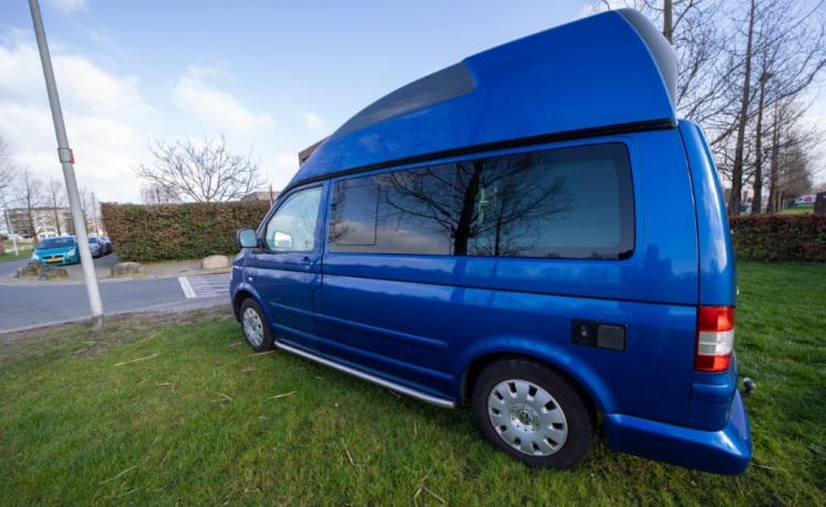 Bellissimo bus camper blu per 2 pers. Volkswagen.