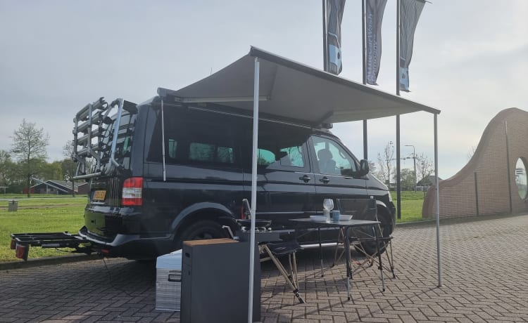 Black 2.5 TDI Multivan T5 Highline Camperbus