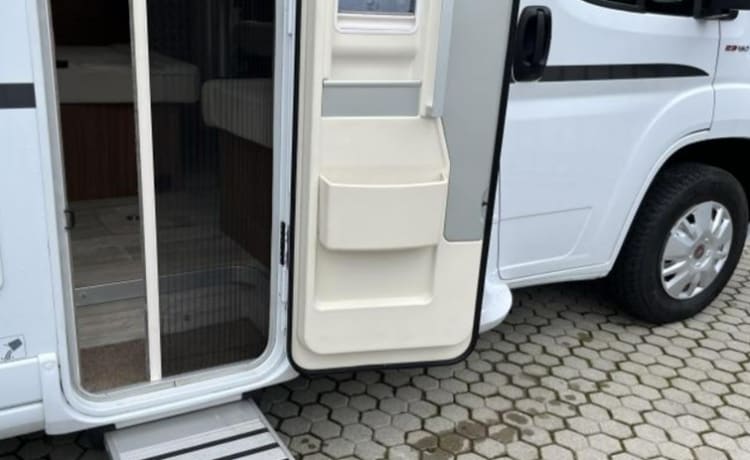 Magnifique camping-car Pilote P706