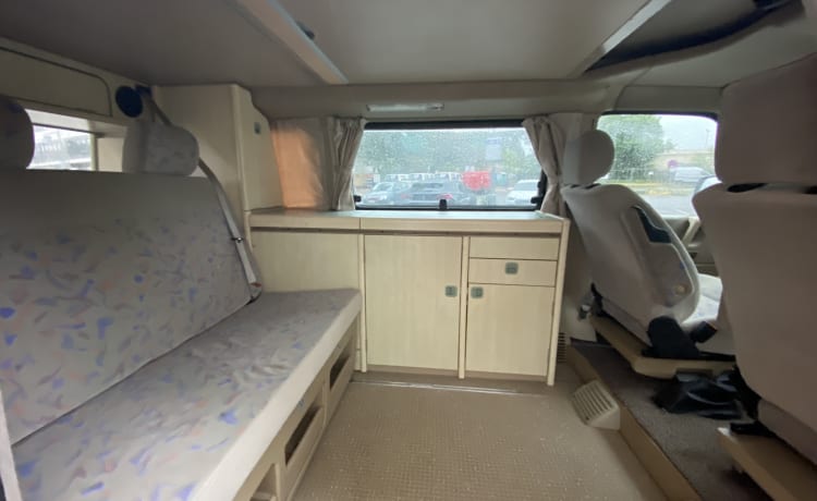 Kalle – VW T4 California Beach con tetto a soffietto