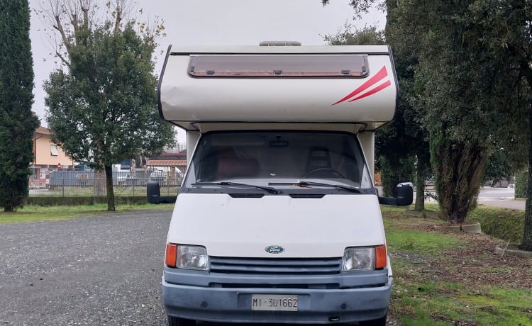 Morçito – Ford Transit handige 4 + 1 slaapcabine