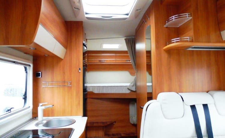 Schöner und luxuriöser Hymer Camper