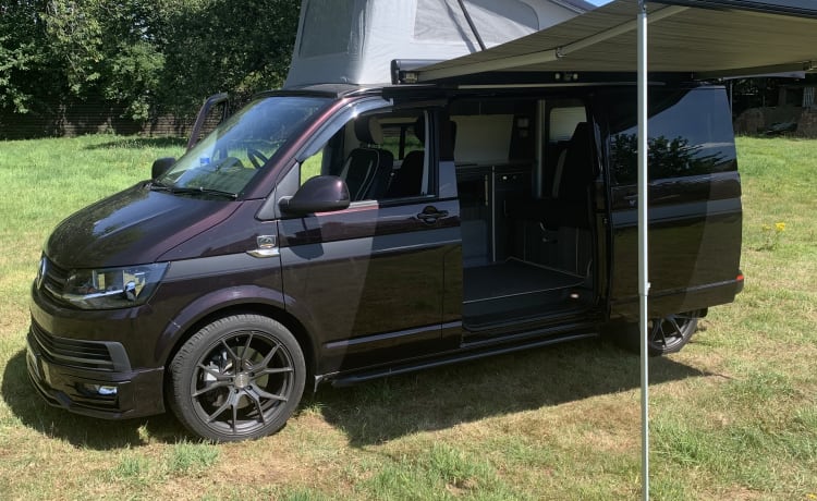 Aurora – 4 cuccette Volkswagen 2017, ultimo camper, 210 CV.