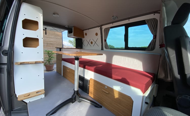 OTAGO – 3-seater fitted van - PARIS