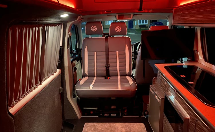 Clyde – Volkswagen 2017 T6 Campervan - Nieuwe professionele conversie