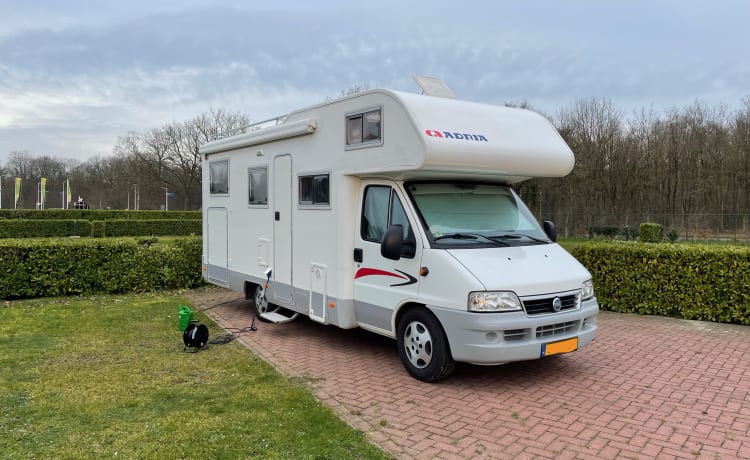 Lucy – 4p Fiat Ducato Adria Alkoof uit 2003