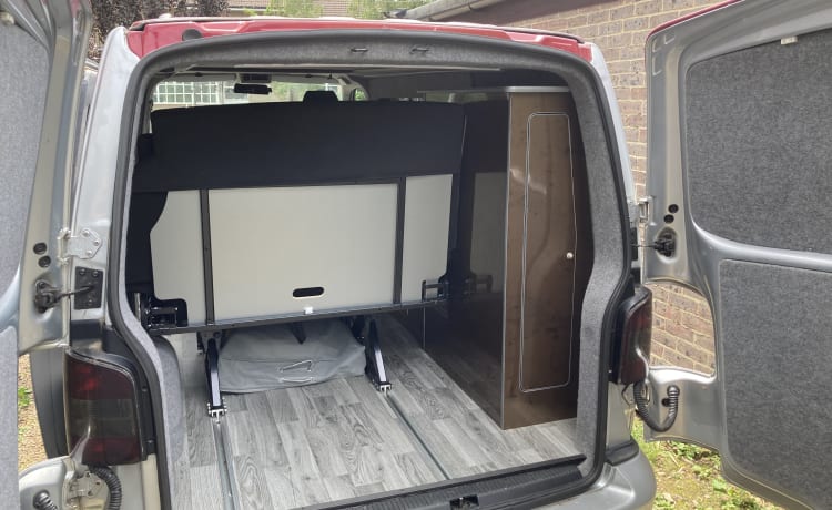 Van de maison  – VW T5 6 Sitze 4 Schlafplätze plus 2 im Vorzelt