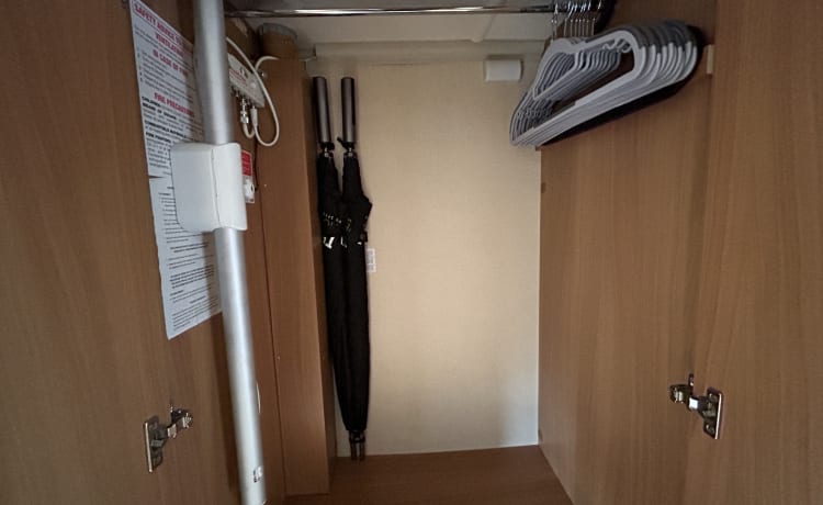 Jeffy – 6 posti letto Swift 686, Fiat Ducato - INCLUDE ASSICURAZIONE