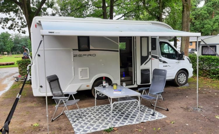 Ford half integraalcamper automaat met 170 PK uit 2022