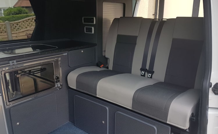 Colin – 4 berth Volkswagen campervan from 2014