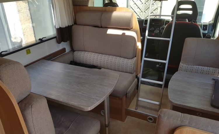 Flash  – 6 berth motorhome with heating 