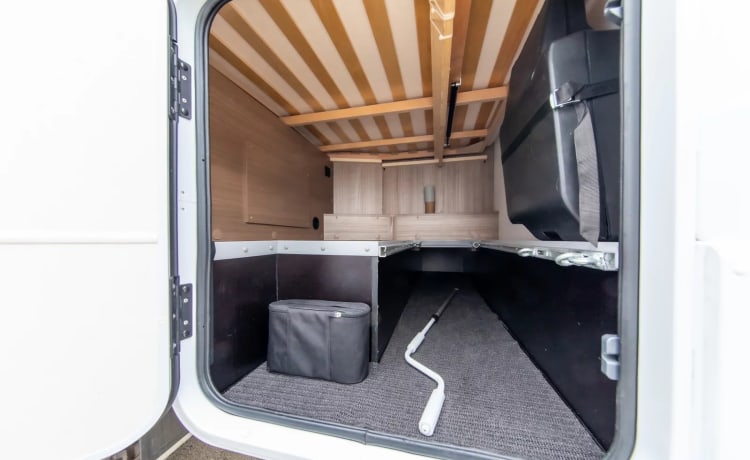 Carado T135 (2) - Compacte en luxe 2 persoons camper