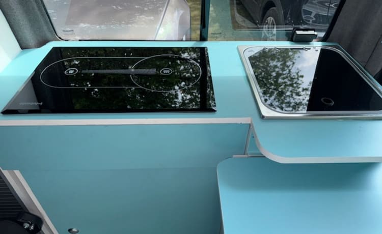 4p Mercedes-Benz campervan from 2018 with new installation