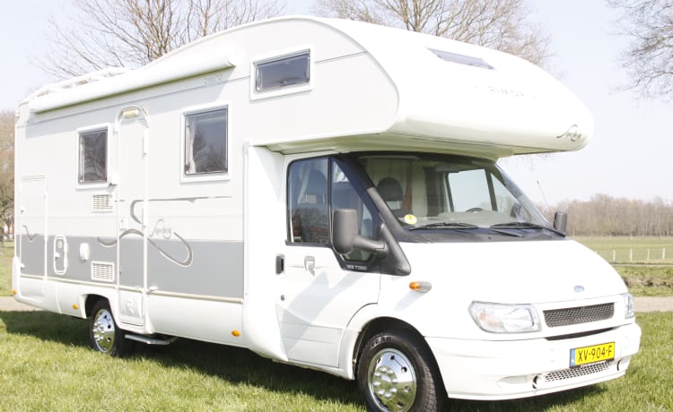 Spacious family camper Rimor NG8