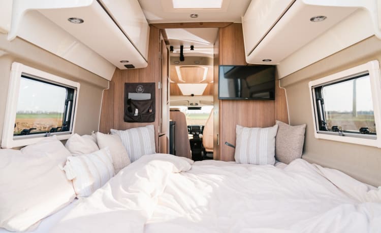 Dreamer Lounge – Comfort and cosiness on four wheels with the Dreamer Living Van