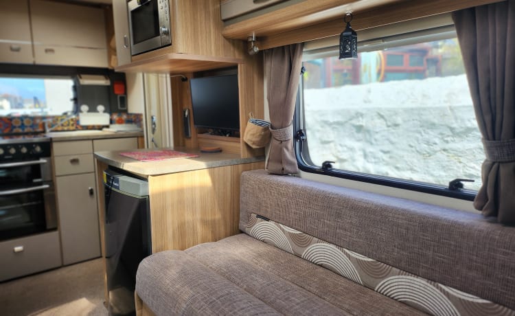 Flossieflo – 2 berth 2014 fully equipped Fiat Bessacarr 