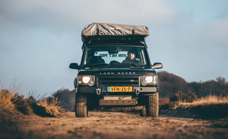 WOLF V8 – Adventure & freedom with a Land Rover with roof tent!