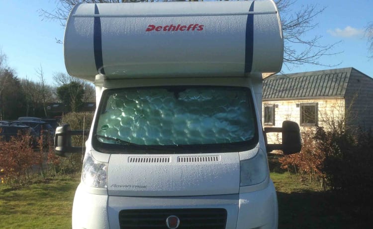 Dethleffs A5881 – Luxe 6-persoons Dethleffs camper 2x Airco, Navi, stapelbed