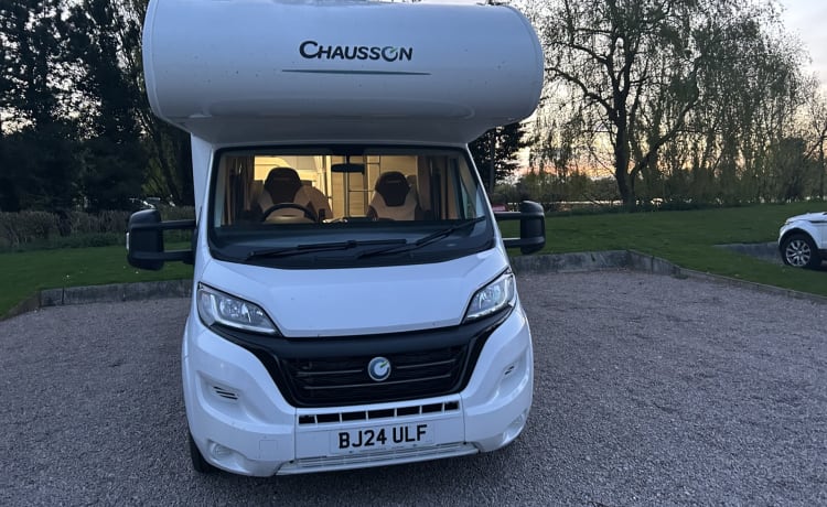 Brand New - Motorhome to Hire - 7 belts 7 berth Chausson 2024