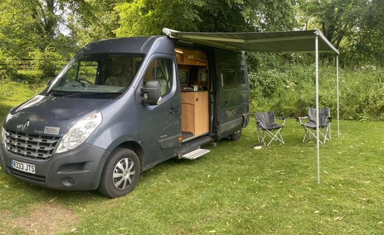 BettyAnn – Wildax Europa Off-Grid 2 cuccette furgone