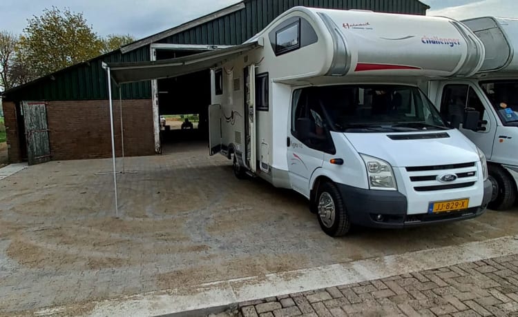 Camping-car alcôve Challenger 5p de 2009